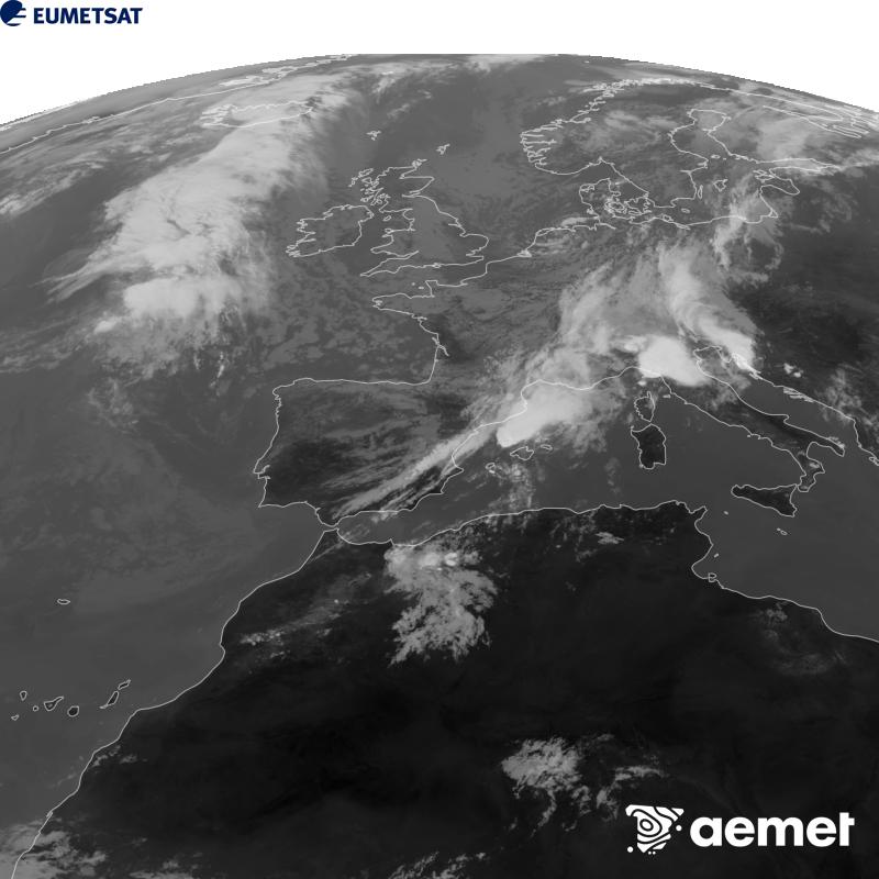 Esta imaxe x�rase utilizando informaci�n da canle Infravermella 10.5 �m do sat�lite METEOSAT-12, pertencente � terceira xeraci�n de sat�lites Meteosat (MTG). Para que a imaxe se asemelle m�is � percepci�n do ollo humano, a escala de grises est� investida. As horas indicadas ref�rense � pen�nsula (unha hora menos nas Illas Canarias).&nbsp;m�rcores, 9 setembro  2026 13:00