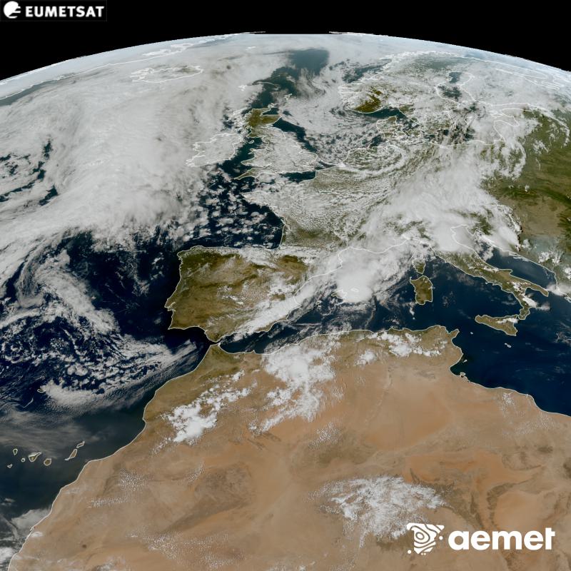 Esta imagen RGB se genera utilizando informaci�n de los canales visibles del sat�lite METEOSAT-12, perteneciente a la tercera generaci�n de sat�lites Meteosat (MTG). Por ese motivo, s�lo hay informaci�n en la zona iluminada por el sol. Nos muestra una imagen con una apariencia muy similar a la que percibir�a el ojo humano desde el espacio. Las horas indicadas se refieren a la pen�nsula (una hora menos en las Islas Canarias).&nbsp;mi�rcoles, 09 septiembre 2026 a las 16:00