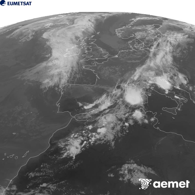 Esta imaxe x�rase utilizando informaci�n da canle Infravermella 10.5 �m do sat�lite METEOSAT-12, pertencente � terceira xeraci�n de sat�lites Meteosat (MTG). Para que a imaxe se asemelle m�is � percepci�n do ollo humano, a escala de grises est� investida. As horas indicadas ref�rense � pen�nsula (unha hora menos nas Illas Canarias).&nbsp;m�rcores, 9 setembro  2026 20:00