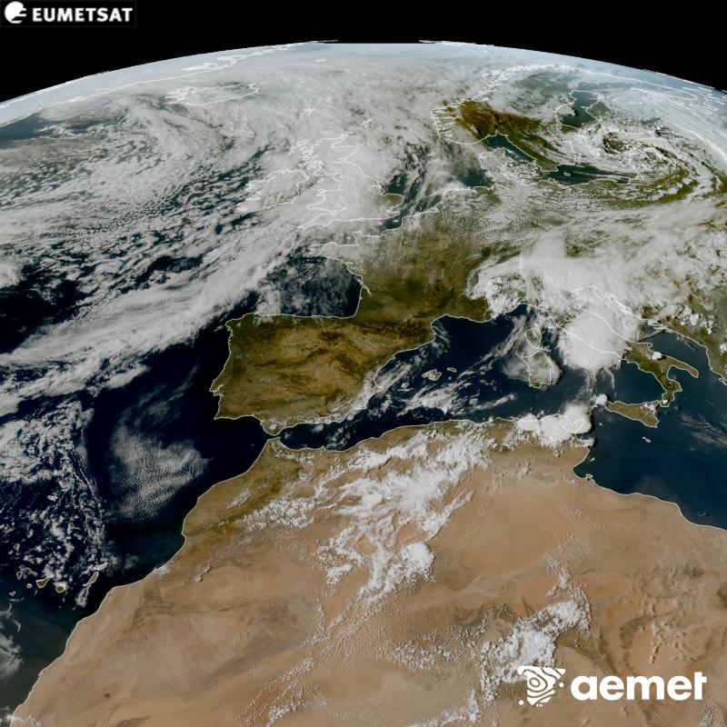 RGB irudi hori METEOSAT-12 satelitearen kanal ikusgarrien informazioa erabiliz sortzen da, Meteosat (MTG) sateliteen hirugarren belaunaldikoa. Horregatik, eguzkiak argiztatzen duen eremuan baino ez dago informaziorik. Espaziotik giza begiak ikusiko lukeenaren oso antzeko itxura duen irudi bat erakusten digu. Ordu horiek penintsulari dagozkio (ordubete gutxiago Kanariar Uharteetan).&nbsp;osteguna, 2026ko irailak 10, ordua: 17:00