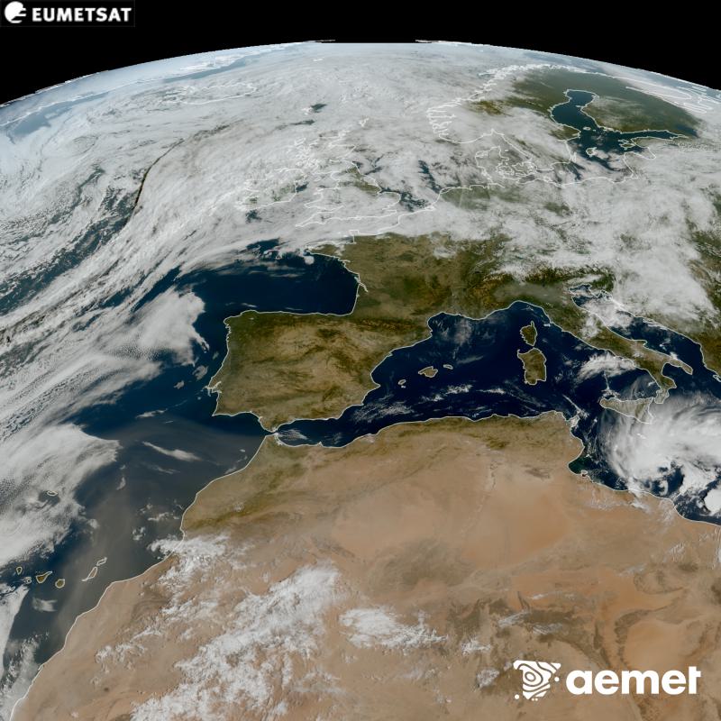 Esta imaxe RGB x�rase utilizando informaci�n das canles visibles do sat�lite METEOSAT-12, pertencente � terceira xeraci�n de sat�lites Meteosat (MTG). Por ese motivo, s� hai informaci�n na zona iluminada polo sol. M�stranos unha imaxe cunha aparencia moi similar � que percibir�a o ollo humano desde o espazo. As horas indicadas ref�rense � pen�nsula (unha hora menos nas Illas Canarias).&nbsp;luns, 14 setembro  2026 11:00