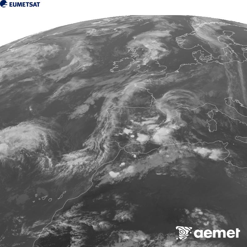 Irudi hau METEOSAT-12 satelitearen 10.5 �m Infragorri kanaleko informazioa erabiliz sortzen da, Meteosat (MTG) sateliteen hirugarren belaunaldikoa. Irudiak giza begiaren pertzepzioaren antz handiagoa izan dezan, grisen eskala alderantzizkoa da. Ordu horiek penintsulari dagozkio (ordubete gutxiago Kanariar Uharteetan).&nbsp;ostirala, 2026ko urriak 02, ordua: 20:00