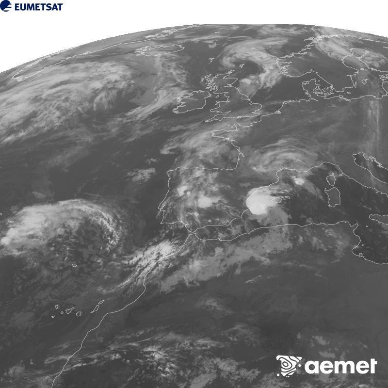 Irudi hau METEOSAT-12 satelitearen 10.5 �m Infragorri kanaleko informazioa erabiliz sortzen da, Meteosat (MTG) sateliteen hirugarren belaunaldikoa. Irudiak giza begiaren pertzepzioaren antz handiagoa izan dezan, grisen eskala alderantzizkoa da. Ordu horiek penintsulari dagozkio (ordubete gutxiago Kanariar Uharteetan).&nbsp;larunbata, 2026ko urriak 03, ordua: 02:00