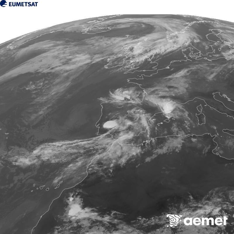 Esta imaxe x�rase utilizando informaci�n da canle Infravermella 10.5 �m do sat�lite METEOSAT-12, pertencente � terceira xeraci�n de sat�lites Meteosat (MTG). Para que a imaxe se asemelle m�is � percepci�n do ollo humano, a escala de grises est� investida. As horas indicadas ref�rense � pen�nsula (unha hora menos nas Illas Canarias).&nbsp;domingo, 4 outubro  2026 11:00