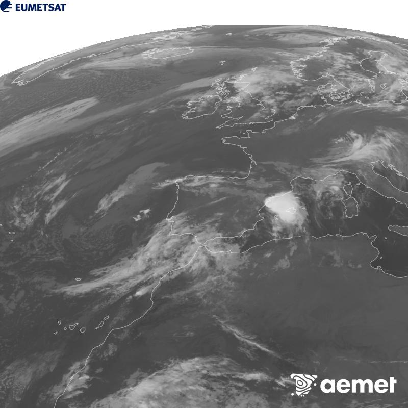 Esta imaxe x�rase utilizando informaci�n da canle Infravermella 10.5 �m do sat�lite METEOSAT-12, pertencente � terceira xeraci�n de sat�lites Meteosat (MTG). Para que a imaxe se asemelle m�is � percepci�n do ollo humano, a escala de grises est� investida. As horas indicadas ref�rense � pen�nsula (unha hora menos nas Illas Canarias).&nbsp;luns, 5 outubro  2026 05:00