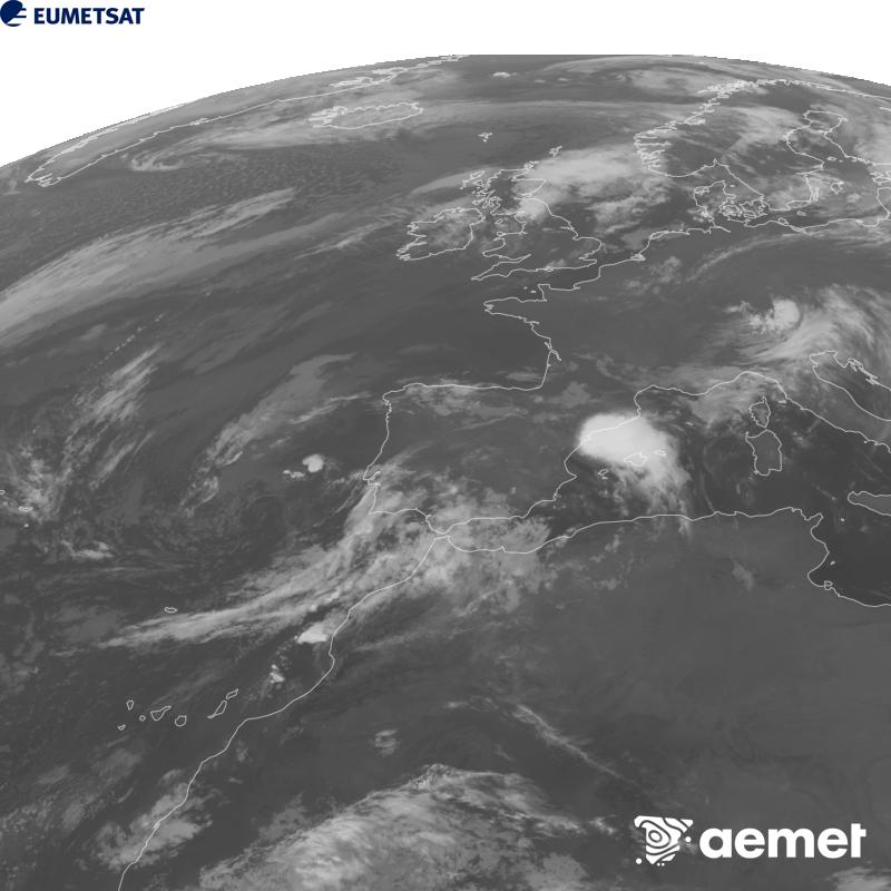 Esta imaxe x�rase utilizando informaci�n da canle Infravermella 10.5 �m do sat�lite METEOSAT-12, pertencente � terceira xeraci�n de sat�lites Meteosat (MTG). Para que a imaxe se asemelle m�is � percepci�n do ollo humano, a escala de grises est� investida. As horas indicadas ref�rense � pen�nsula (unha hora menos nas Illas Canarias).&nbsp;luns, 5 outubro  2026 07:00