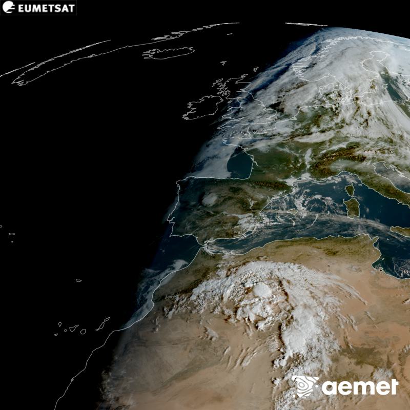 Aquesta imatge RGB es genera utilitzant informaci� dels canals visibles del sat�l�lit METEOSAT-12, pertanyent a la tercera generaci� de sat�l�lits Meteosat (MTG). Per aquest motiu, nom�s hi ha informaci� en la zona il�luminada pel sol. Ens mostra una imatge amb una aparen�a molt similar a la que percebria l'ull hum� des de l'espai. Les hores indicades es refereixen a la pen�nsula (una hora menys a les Illes Can�ries).&nbsp;dijous, 15 d?octubre  2026 09:00