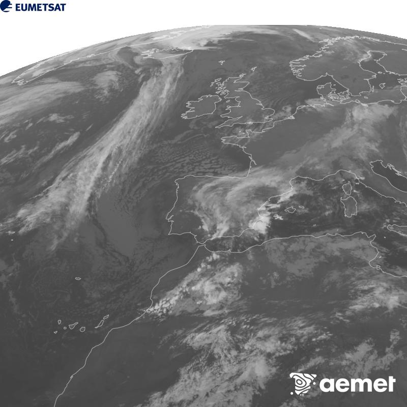 Irudi hau METEOSAT-12 satelitearen 10.5 �m Infragorri kanaleko informazioa erabiliz sortzen da, Meteosat (MTG) sateliteen hirugarren belaunaldikoa. Irudiak giza begiaren pertzepzioaren antz handiagoa izan dezan, grisen eskala alderantzizkoa da. Ordu horiek penintsulari dagozkio (ordubete gutxiago Kanariar Uharteetan).&nbsp;igandea, 2026ko urriak 18, ordua: 03:00