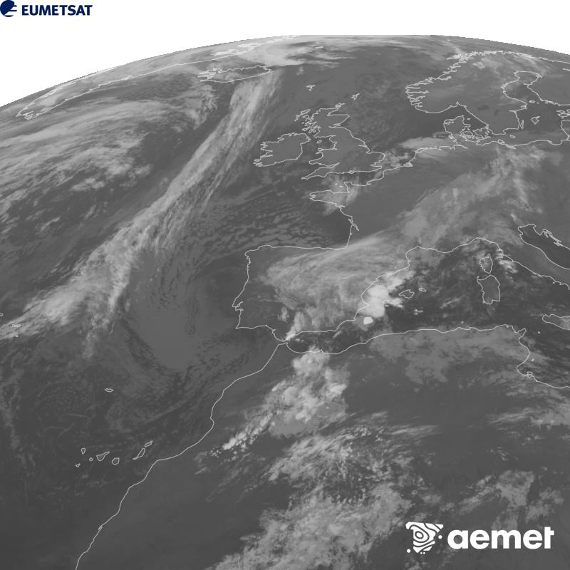 Irudi hau METEOSAT-12 satelitearen 10.5 �m Infragorri kanaleko informazioa erabiliz sortzen da, Meteosat (MTG) sateliteen hirugarren belaunaldikoa. Irudiak giza begiaren pertzepzioaren antz handiagoa izan dezan, grisen eskala alderantzizkoa da. Ordu horiek penintsulari dagozkio (ordubete gutxiago Kanariar Uharteetan).&nbsp;igandea, 2026ko urriak 18, ordua: 06:00