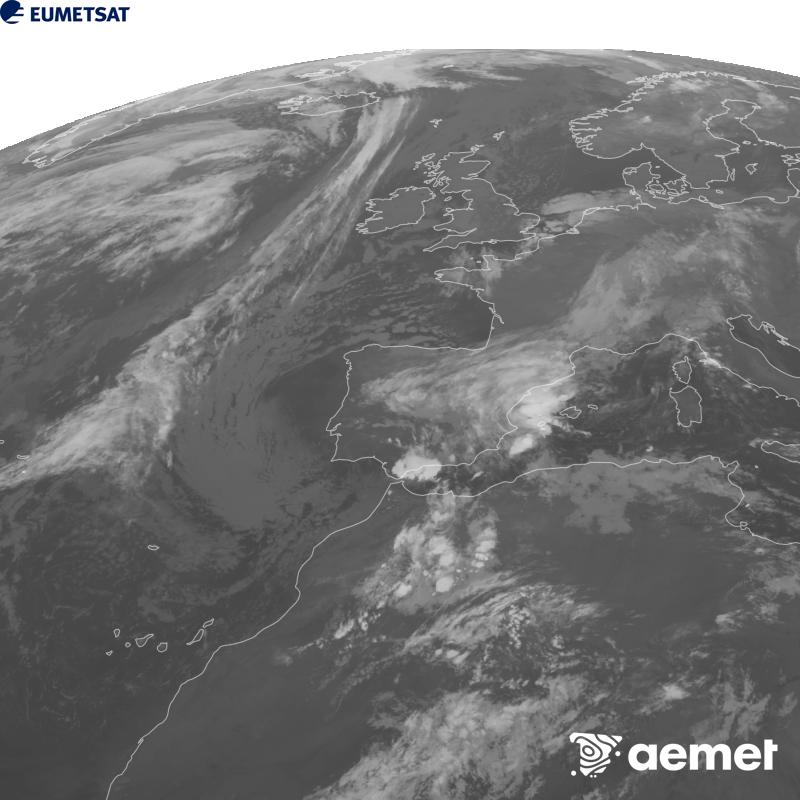 Irudi hau METEOSAT-12 satelitearen 10.5 �m Infragorri kanaleko informazioa erabiliz sortzen da, Meteosat (MTG) sateliteen hirugarren belaunaldikoa. Irudiak giza begiaren pertzepzioaren antz handiagoa izan dezan, grisen eskala alderantzizkoa da. Ordu horiek penintsulari dagozkio (ordubete gutxiago Kanariar Uharteetan).&nbsp;igandea, 2026ko urriak 18, ordua: 08:00