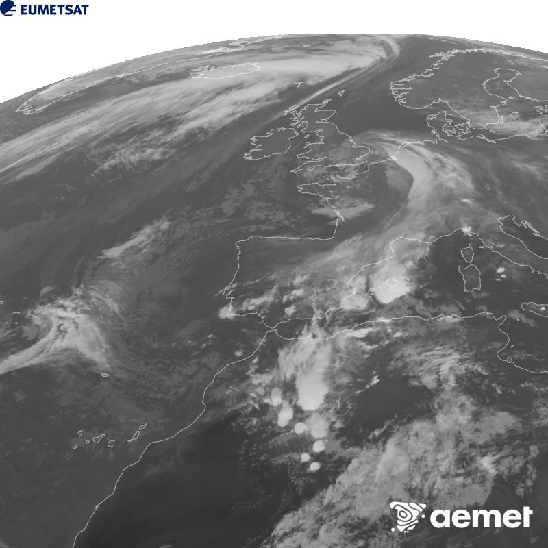 Irudi hau METEOSAT-12 satelitearen 10.5 �m Infragorri kanaleko informazioa erabiliz sortzen da, Meteosat (MTG) sateliteen hirugarren belaunaldikoa. Irudiak giza begiaren pertzepzioaren antz handiagoa izan dezan, grisen eskala alderantzizkoa da. Ordu horiek penintsulari dagozkio (ordubete gutxiago Kanariar Uharteetan).&nbsp;igandea, 2026ko urriak 18, ordua: 19:00
