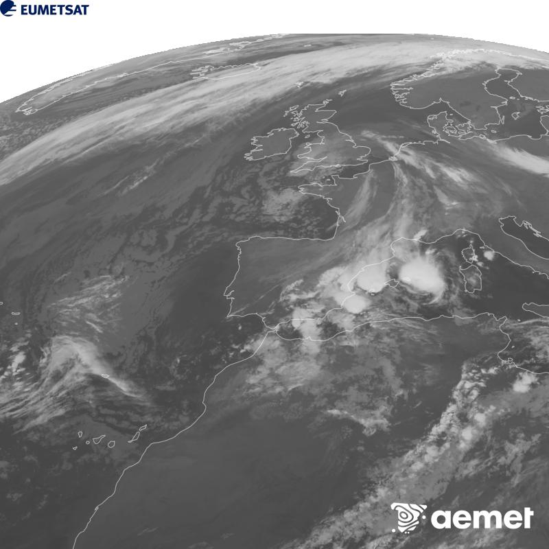 Irudi hau METEOSAT-12 satelitearen 10.5 �m Infragorri kanaleko informazioa erabiliz sortzen da, Meteosat (MTG) sateliteen hirugarren belaunaldikoa. Irudiak giza begiaren pertzepzioaren antz handiagoa izan dezan, grisen eskala alderantzizkoa da. Ordu horiek penintsulari dagozkio (ordubete gutxiago Kanariar Uharteetan).&nbsp;astelehena, 2026ko urriak 19, ordua: 06:00
