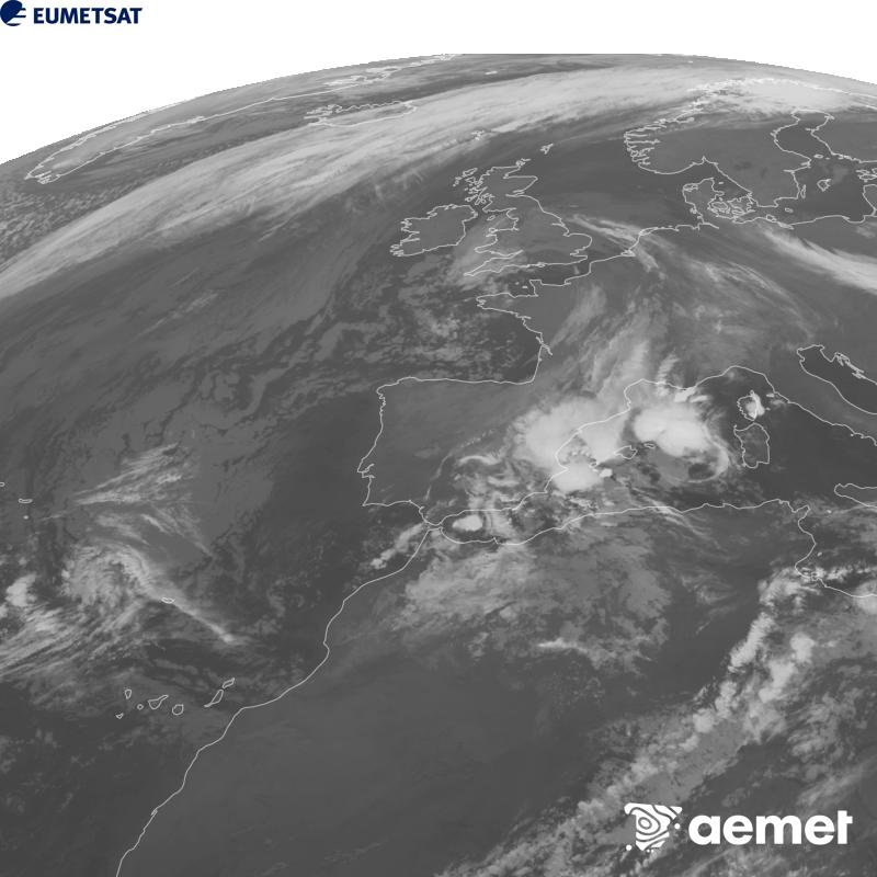 Irudi hau METEOSAT-12 satelitearen 10.5 �m Infragorri kanaleko informazioa erabiliz sortzen da, Meteosat (MTG) sateliteen hirugarren belaunaldikoa. Irudiak giza begiaren pertzepzioaren antz handiagoa izan dezan, grisen eskala alderantzizkoa da. Ordu horiek penintsulari dagozkio (ordubete gutxiago Kanariar Uharteetan).&nbsp;astelehena, 2026ko urriak 19, ordua: 08:00