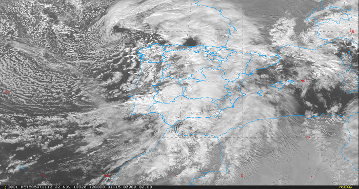 Imagen HRVIS del día 22 de noviembre a las 12 UTC, que muestra la borrasca Cecilia centrada al norte de Galicia