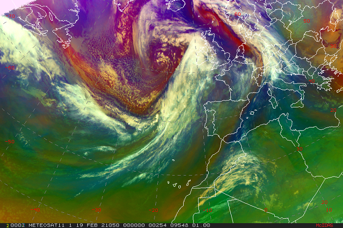 La borrasca Karim en el momento de su mayor intensidad, centrada al oeste de Irlanda el día 19 a las 00 UTC