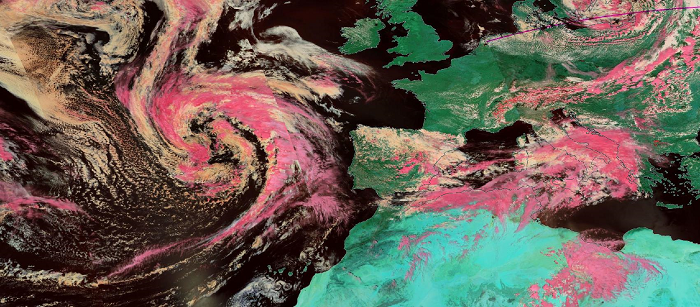 Imagen del satélite Suomi-NPP del día 22 a mediodía, mostrando la borrasca Lola en su centro