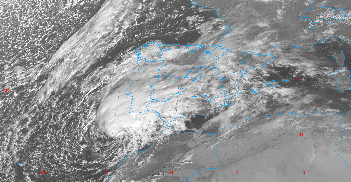 Borrasca Bernard al suroeste del cabo de San Vicente el día 22 a las 9 UTC (imagen del canal visible de alta resolución del satélite Meteosat)