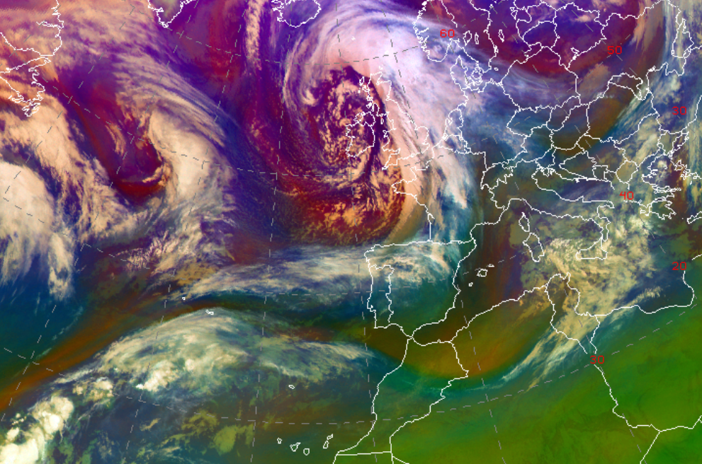 Borrasca Geraldine localizada al oeste de Irlanda el 31 de diciembre de 2023 a las 00 UTC. (Meteosat. RGB masas de aire).