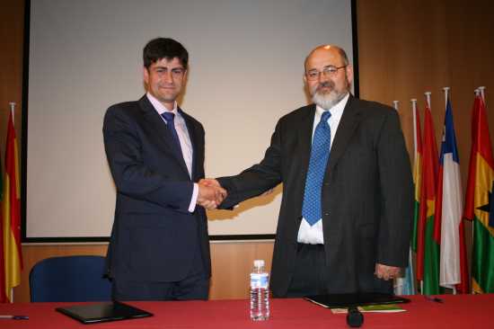 Daniel Cano y Felipe Adrián Vázquez, tras la firma del acuerdo