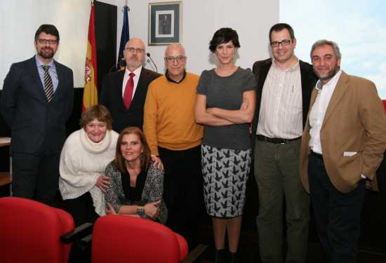 Francisco Espejo, Miguel Ángel López, Xavier Capdevila, Mónica López, José Miguel Viñas, Javier Lascurain y, agachadas, Clare Nullis y Ana Casals