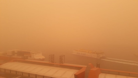 Puerto de Santa Cruz de Tenerife desde el Observatorio atmosférico a las 17:22h del 23 de febrero (la distancia al barco visible es de 200m)