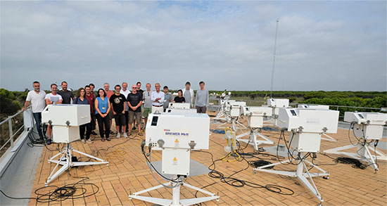Foto de grupo en la terraza del Observatorio Atmosférico de El Arenosillo.